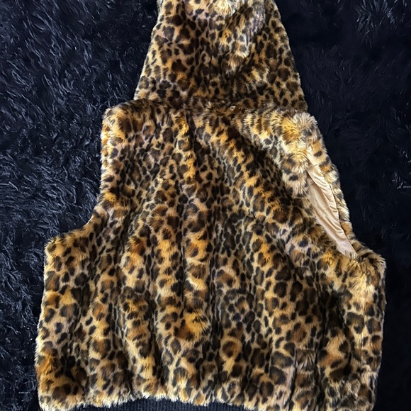 Animal print furry vest - Picture 3 of 5